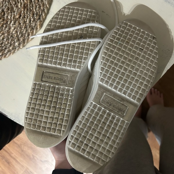 Steve Madden white sneakers - Picture 5 of 5